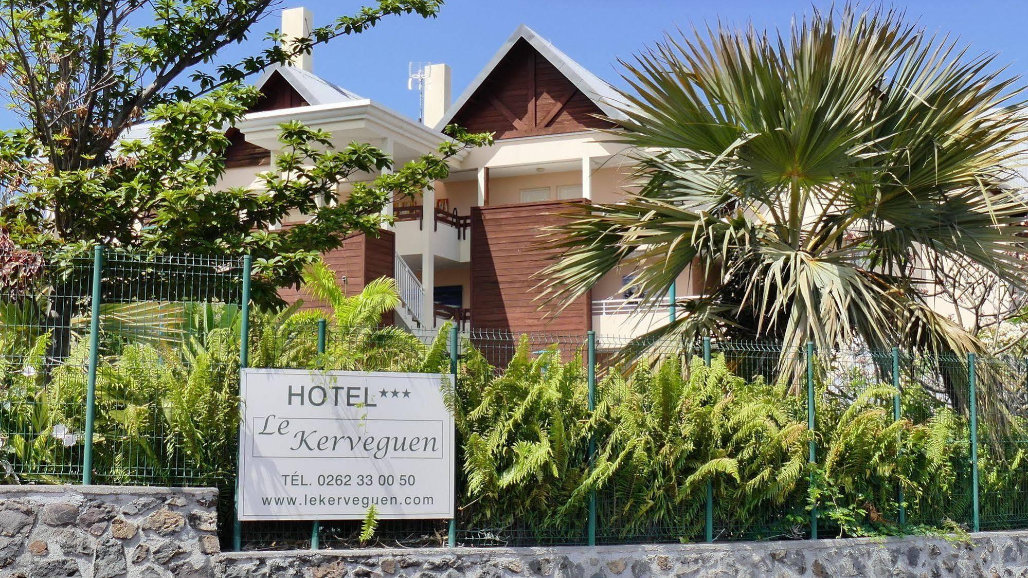 Le Kerveguen Hotel Saint-Gilles-les-Bains Exterior photo